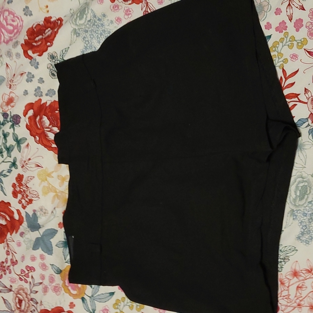 Black high waist Tarantula shorts